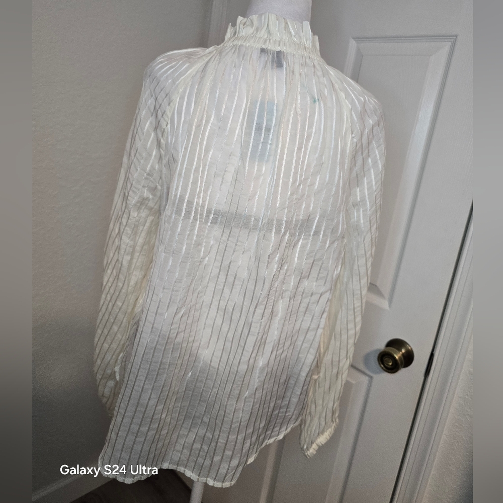 Ann Taylor White  Long Sleeve Pleated Blouse - Picture 2 of 4